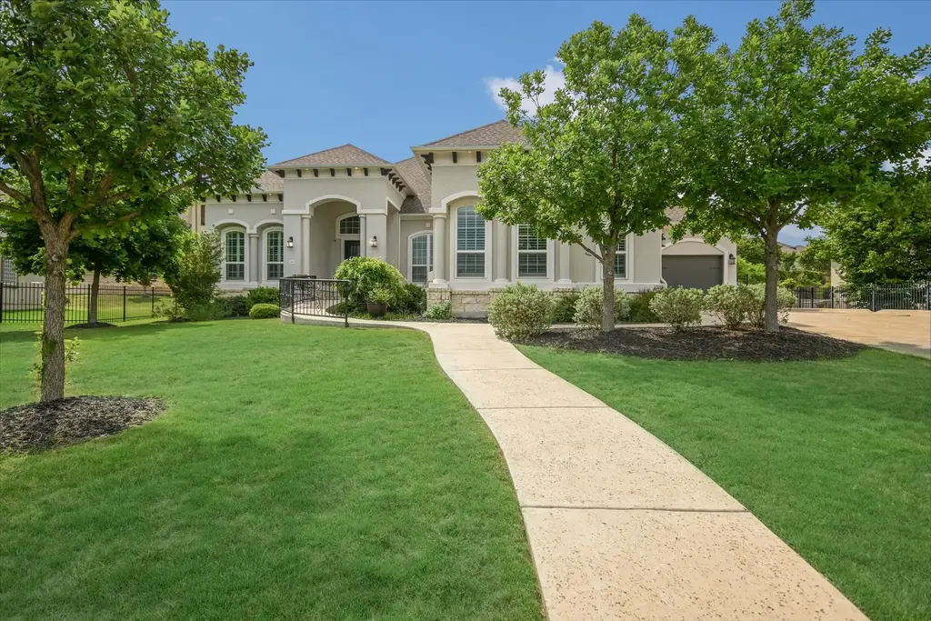 2421 Parisio Ct, Leander