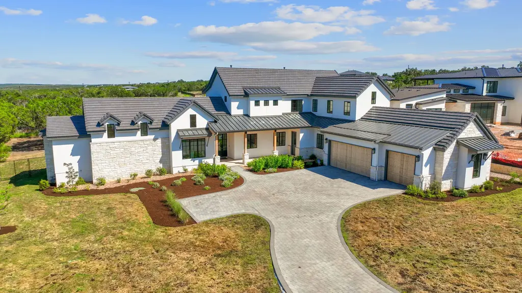 6013 Silver Luna Way, Austin