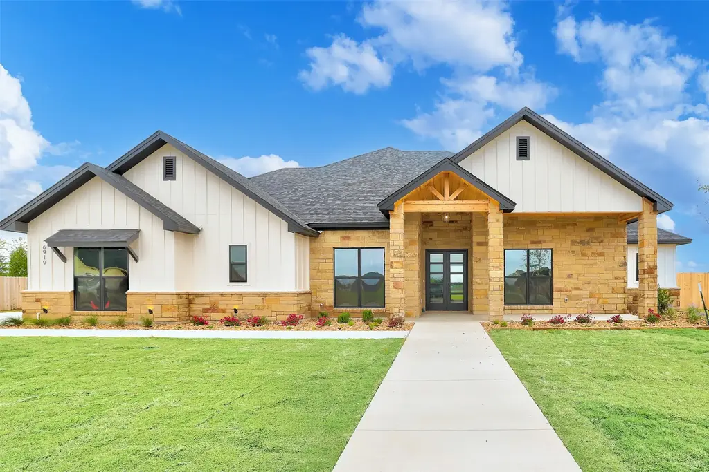 6919 Cherry Laurel Rd, Salado