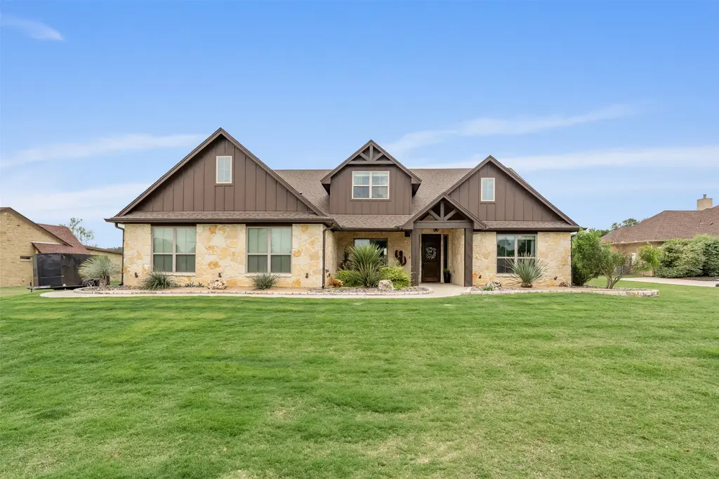 413 Creekside Dr, Salado