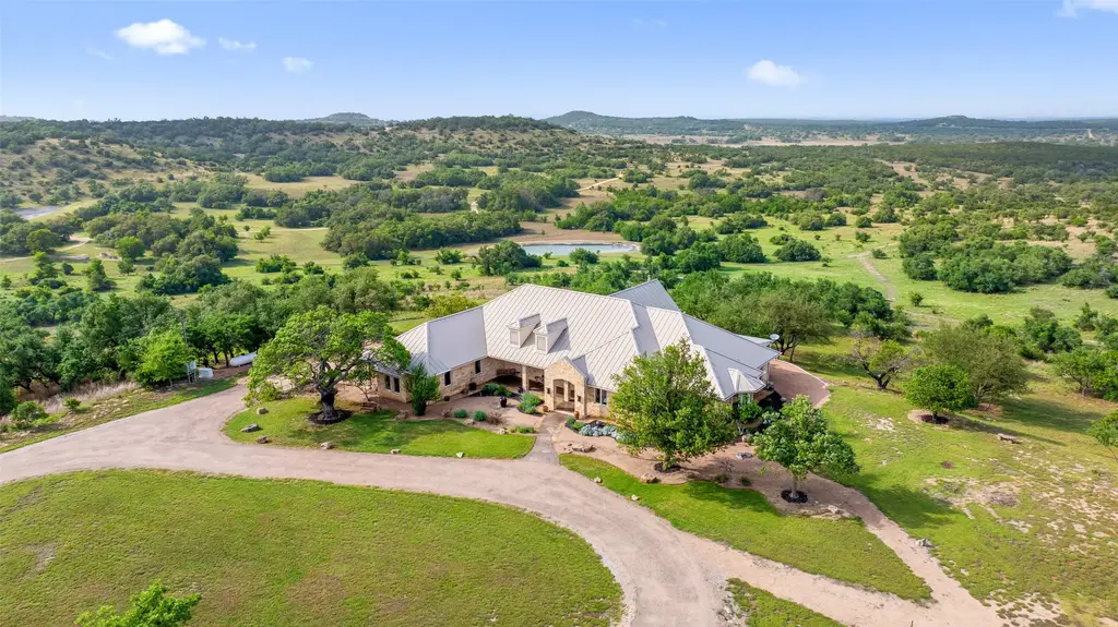 1956 Mountain Pasture Ranch Rd, Johnson City