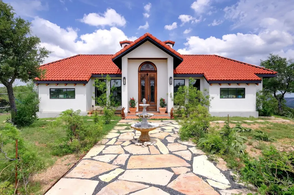 1801 Montell Rd, Wimberley