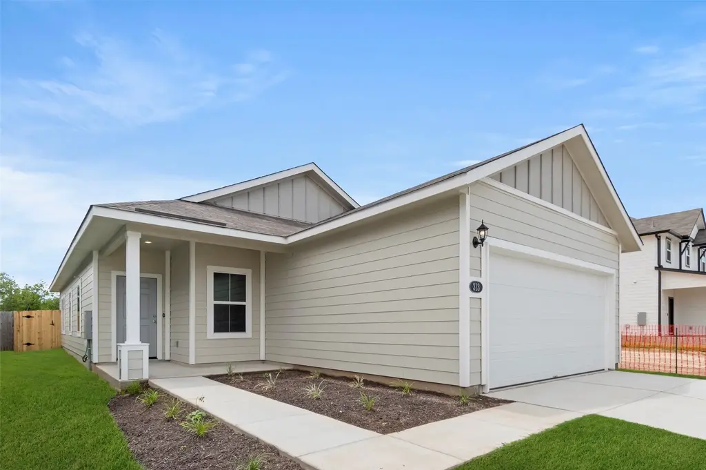313 Haywood Cres, Maxwell