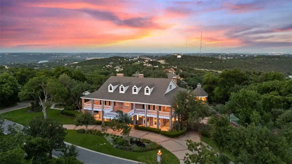 12 Hedge Ln, Austin