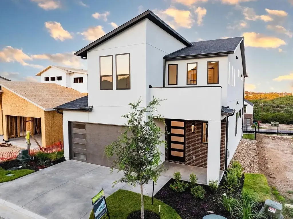 110 Pennybacker Ln, Lakeway