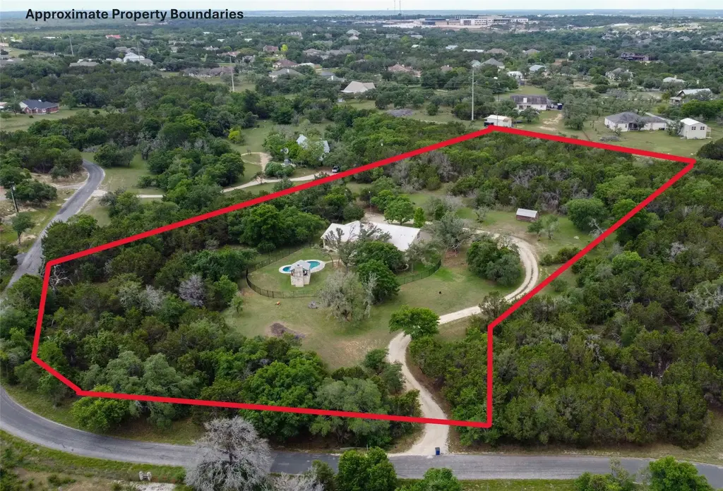 301 Greenleaf Dr, Liberty Hill