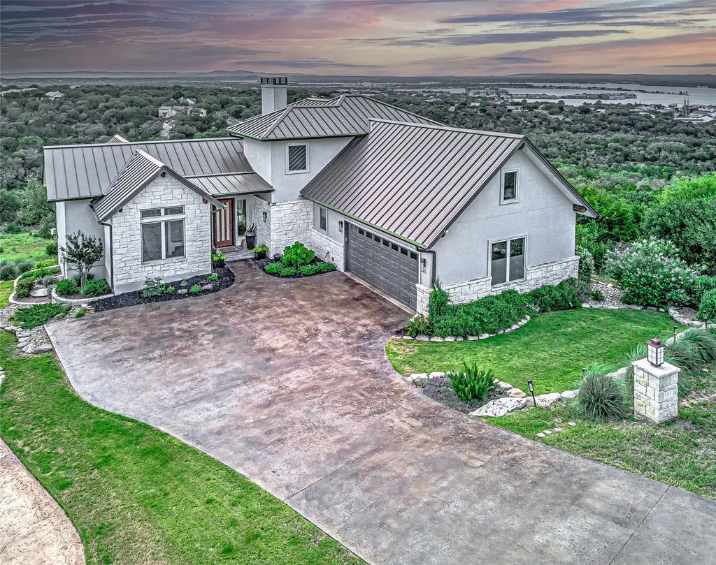 1313 Mountain Dew, Horseshoe Bay