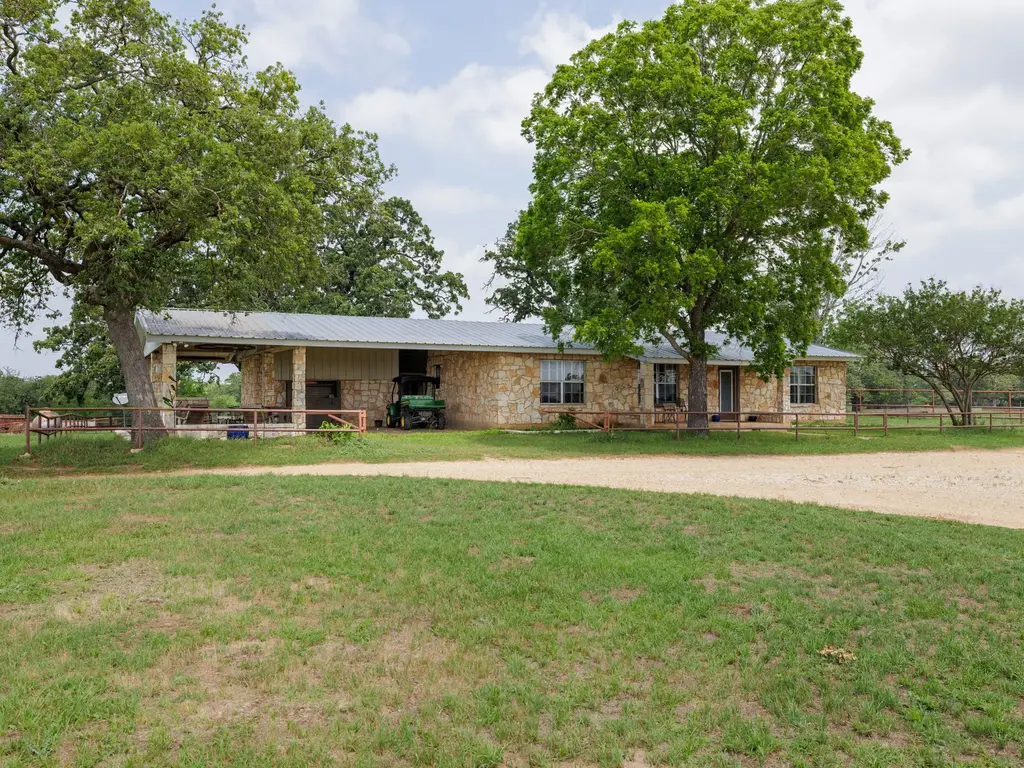 3692 S. Fm 908, Rockdale