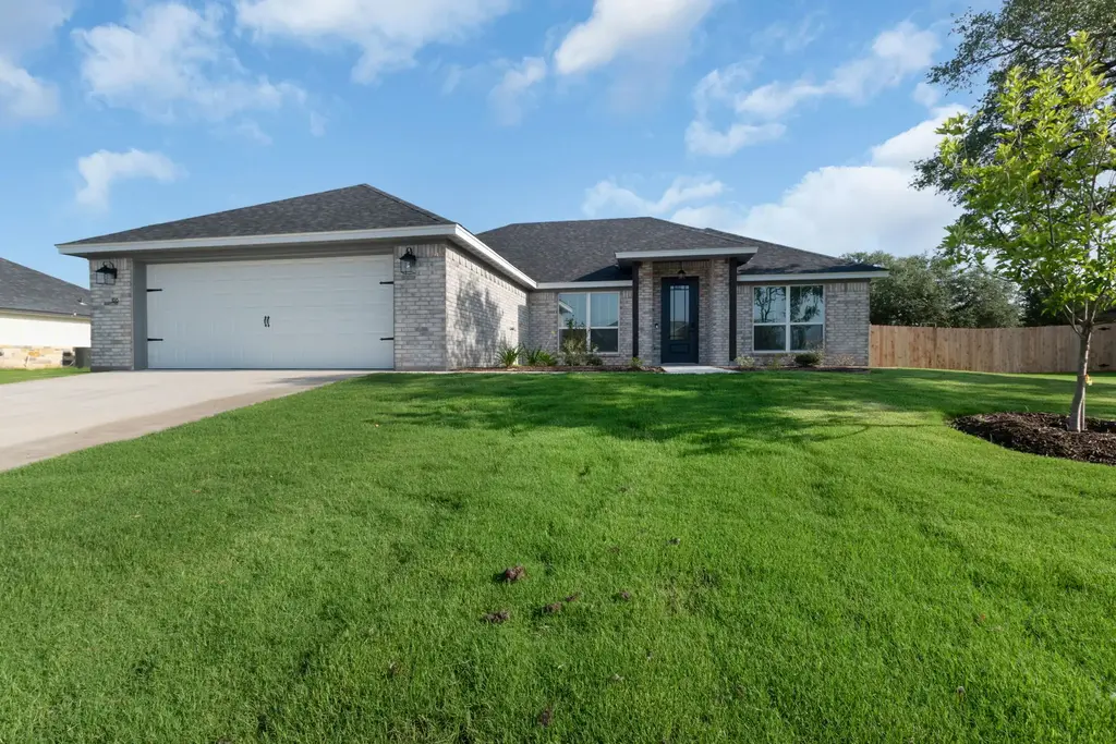 108 Aidan Ct, Burnet