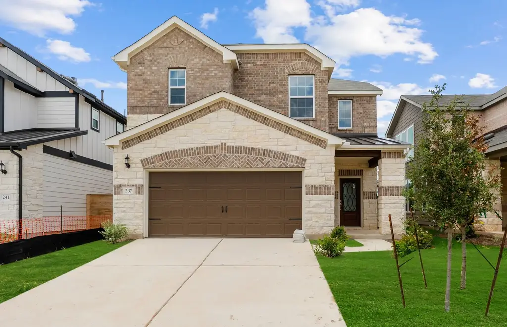 237 Regatta Trl, Leander