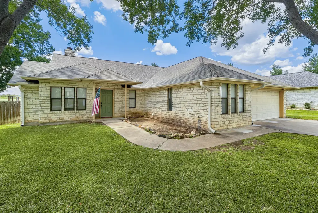 160 Turkey Run, Meadowlakes
