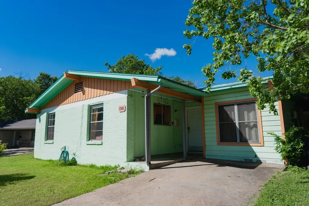 1305 Larkspur Rd, Austin