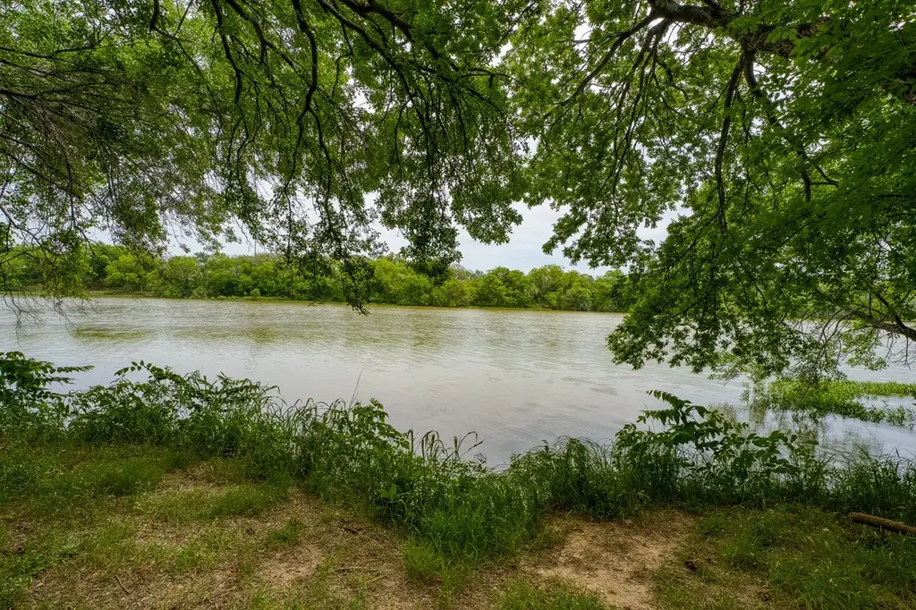 624 N Us 281, Johnson City