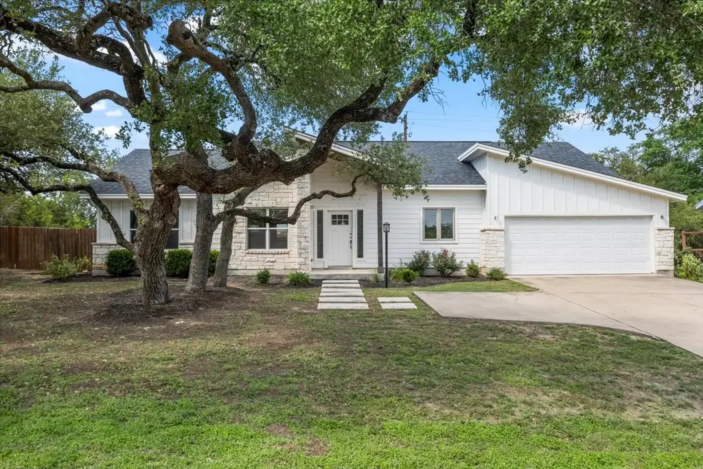 15202 Cavalier Canyon Dr, Lakeway