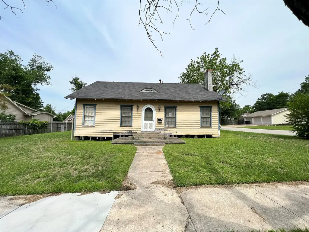 1118 N 2nd St, Temple
