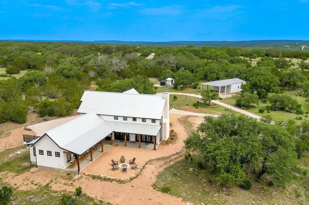 1433 Althaus Ranch Road, Johnson City