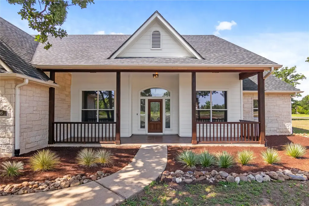 105 Musket Dr, Bastrop