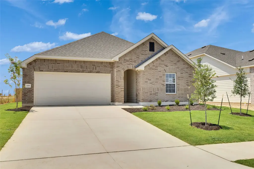 209 Red Wolf Dr, Jarrell