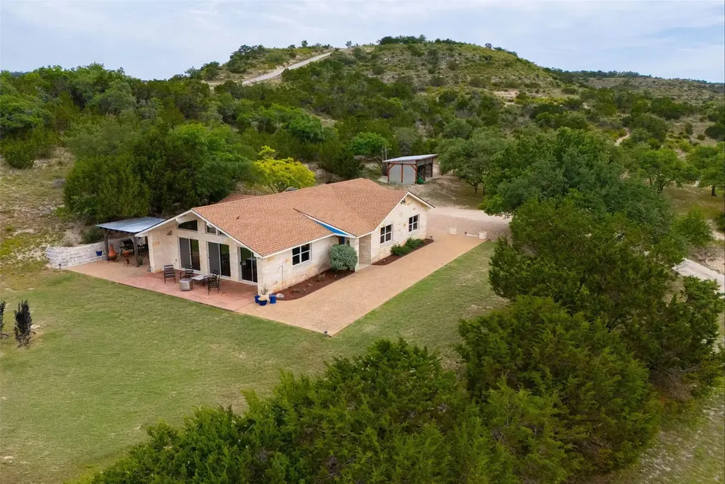 1231 Montell Rd, Wimberley
