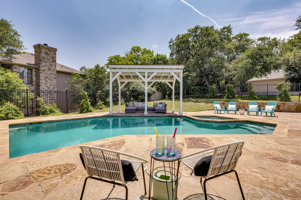 101 Peterson Ct, Austin