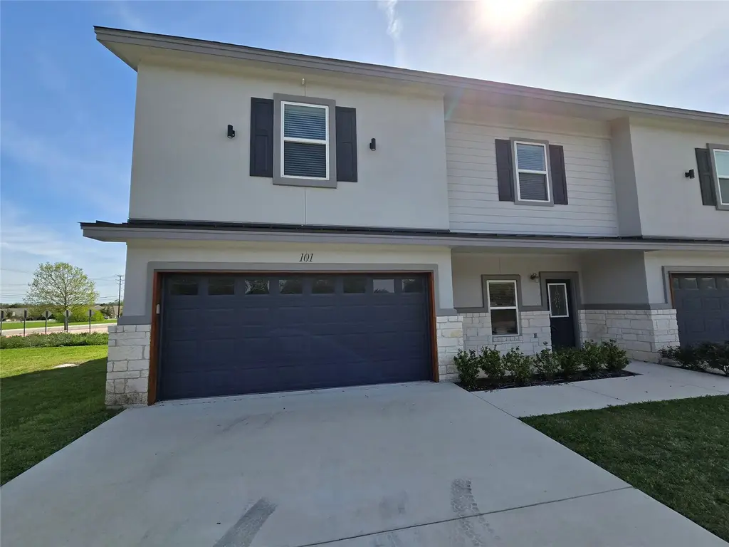 2105 Tiger Trl 101, Round Rock
