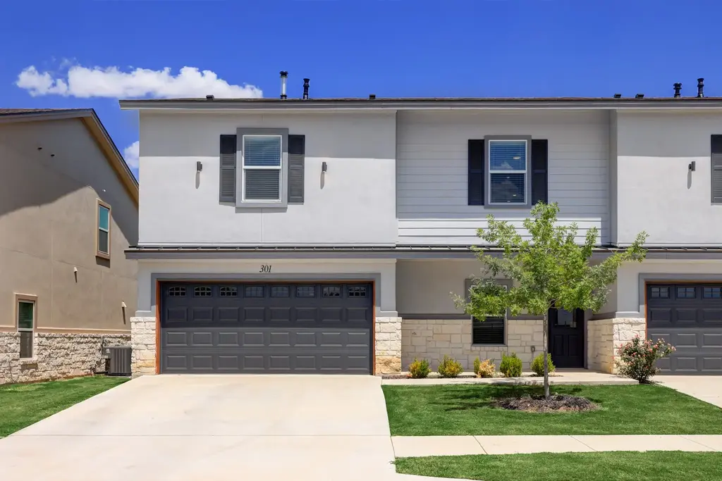 2105 Tiger Trl 301, Round Rock