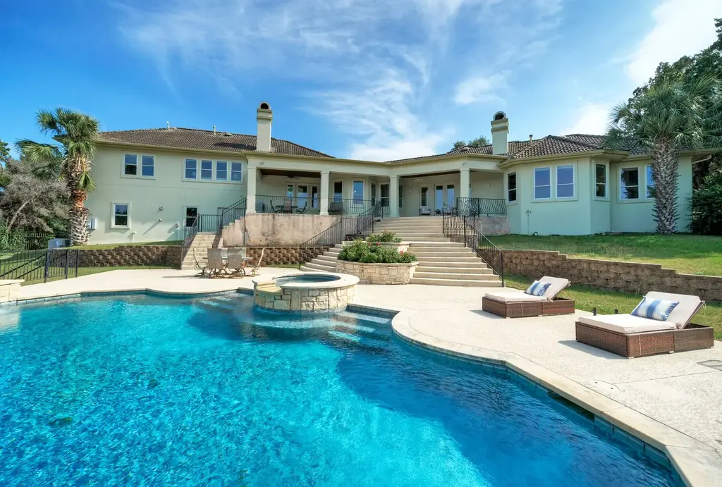 324 St Stephens School Rd S, Austin