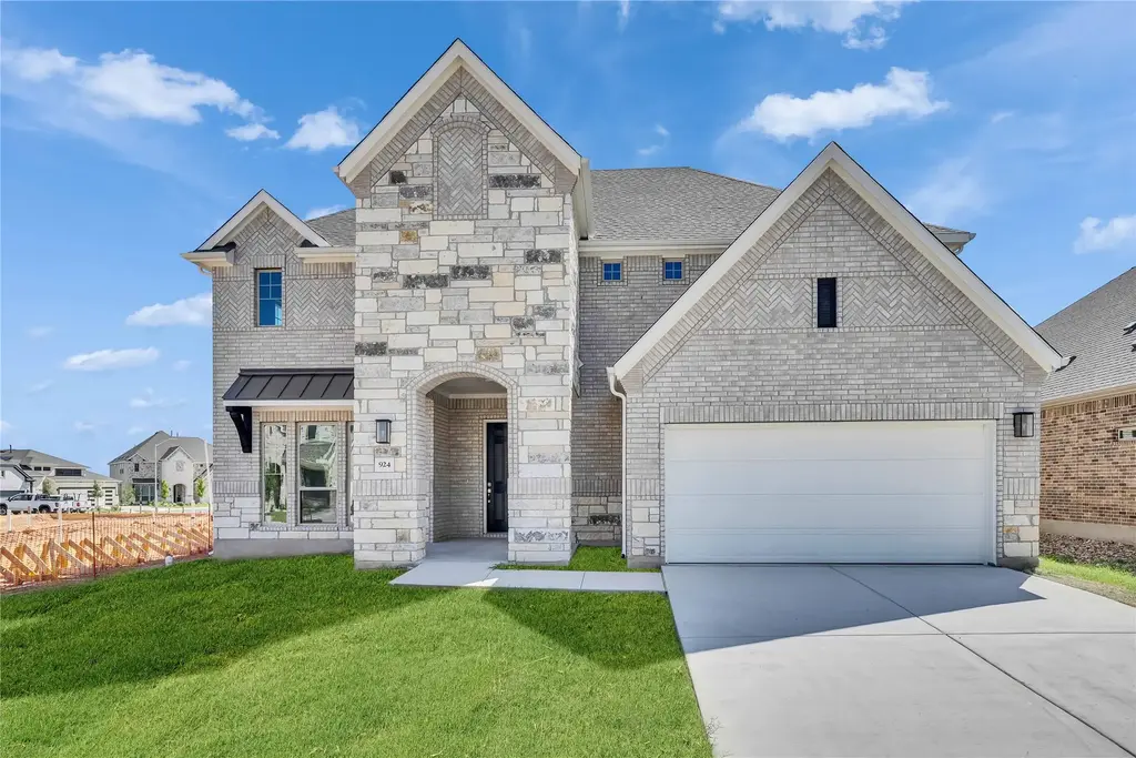 924 Misty Bluff Way, Leander