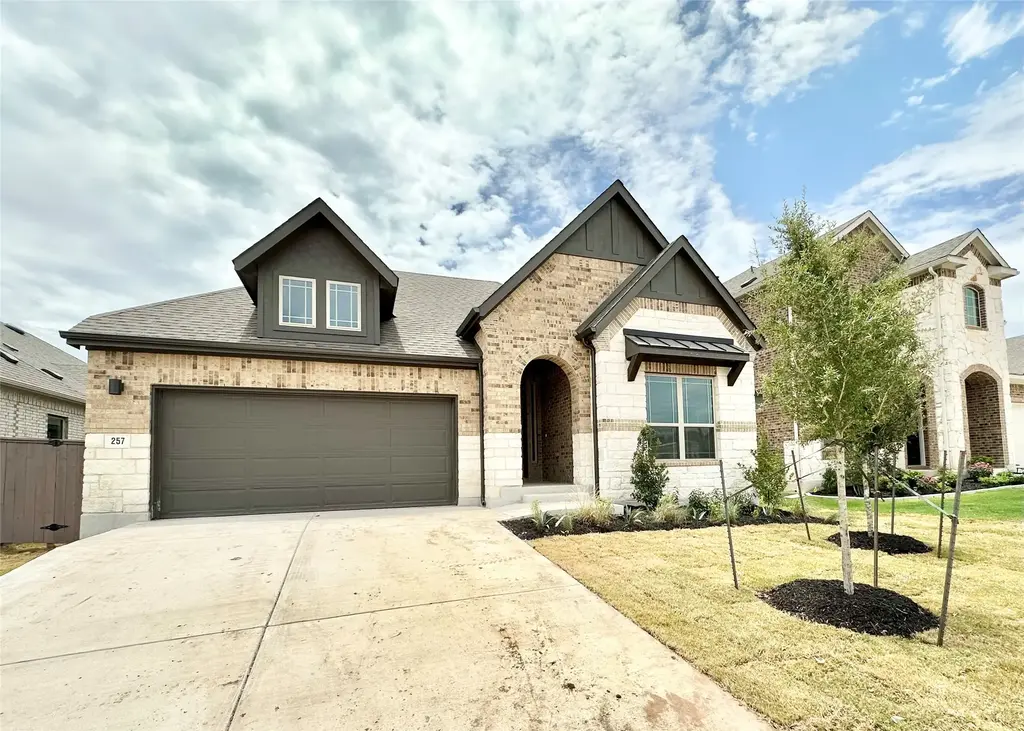257 Du Bois Ln, Kyle