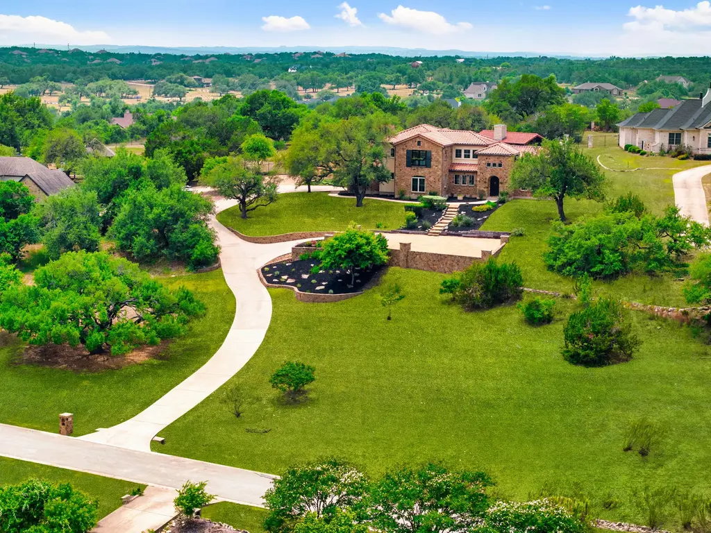 1013 Drifting Wind Run, Dripping Springs