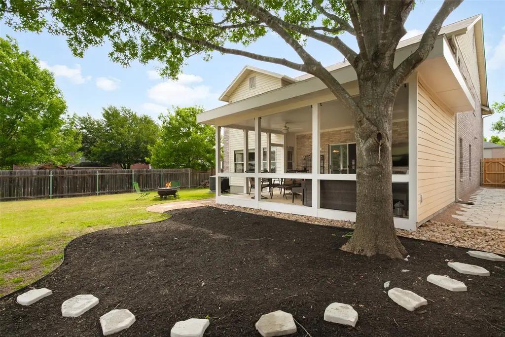 2105 Zeppelin Dr, Cedar Park