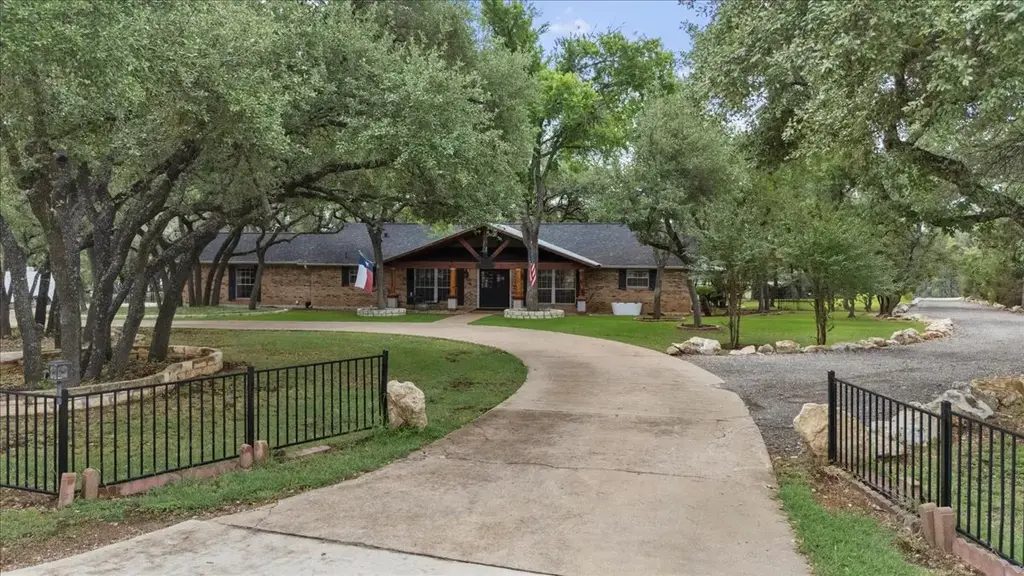 1008 Lone Star Dr, Cedar Park