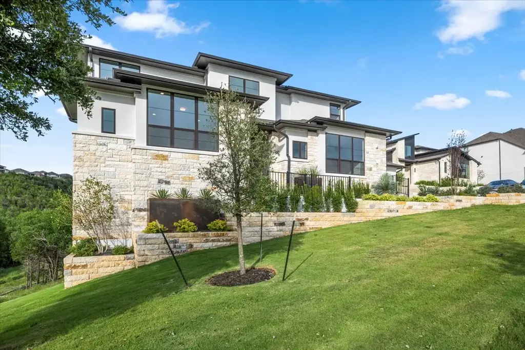 3008 Soldato Way, Leander