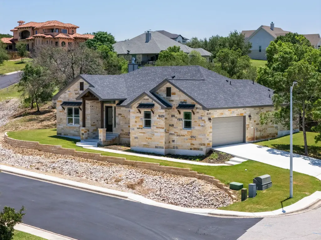 101 Dawna Len Dr, Burnet