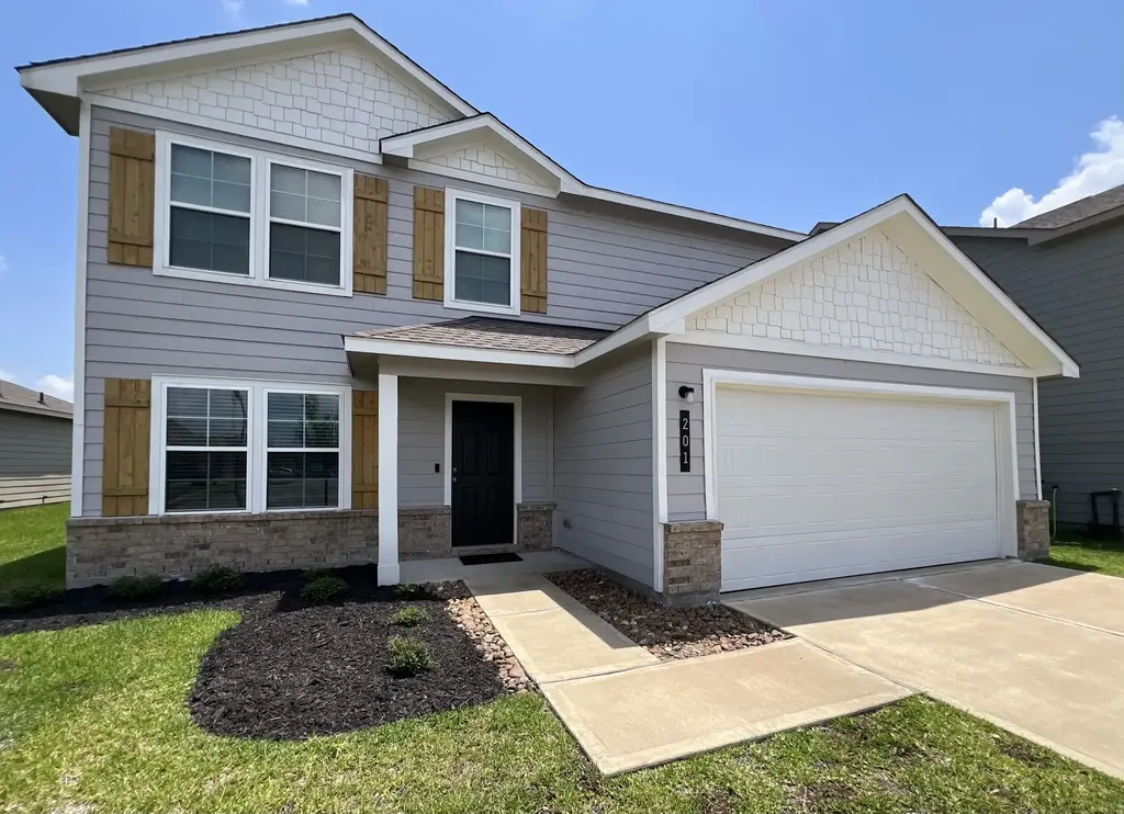 201 Crown Point Dr, Huntsville