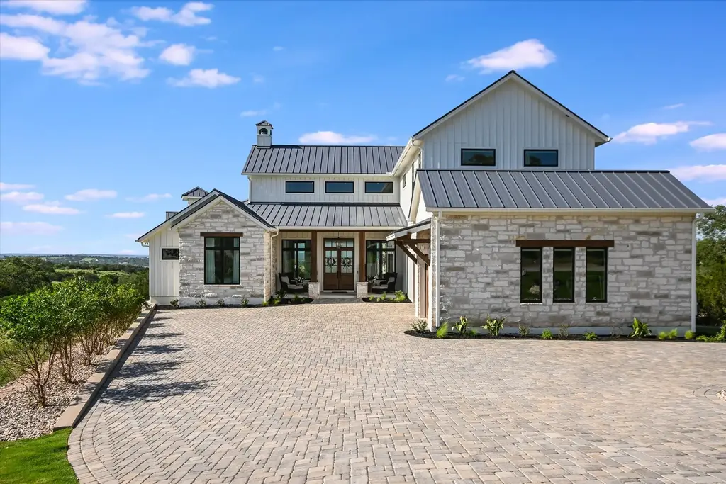 120 Nattie Woods, Horseshoe Bay