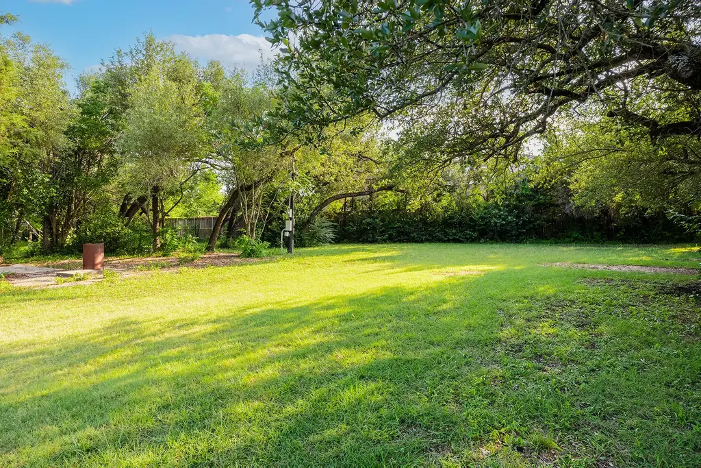 1305 High Chaparral Dr, Leander