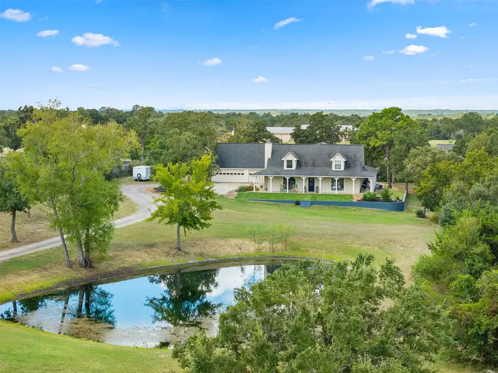 3275 Forest Hill East Dr, La Grange