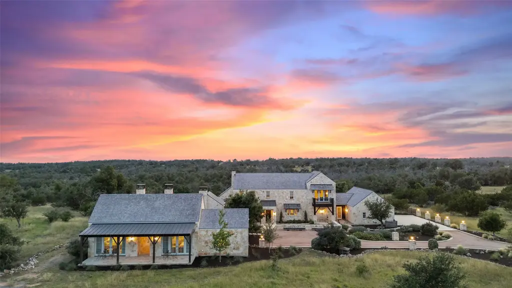 2194 Boot Ranch Cir, Fredericksburg