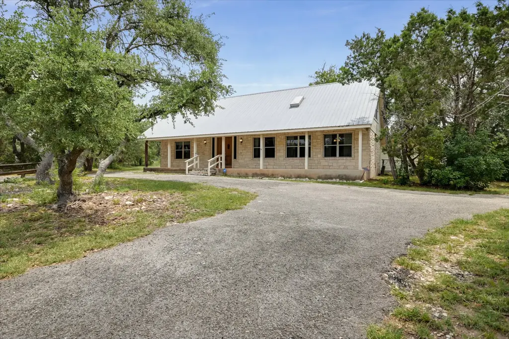 9438 Circle Dr, Austin