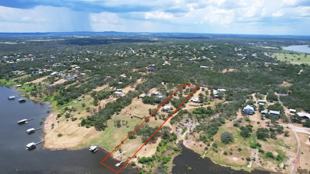 409 Lake View Dr, Spicewood