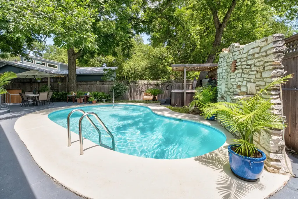2301 Del Curto Rd, Austin