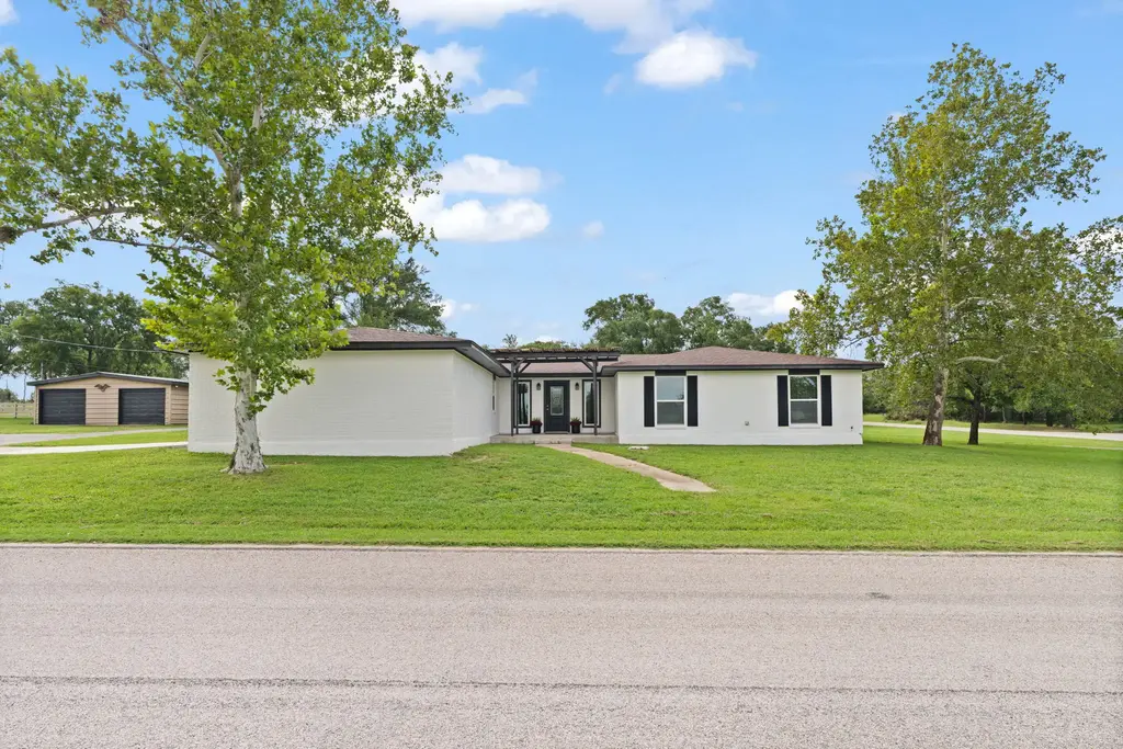 2701 Park View Dr, Marble Falls