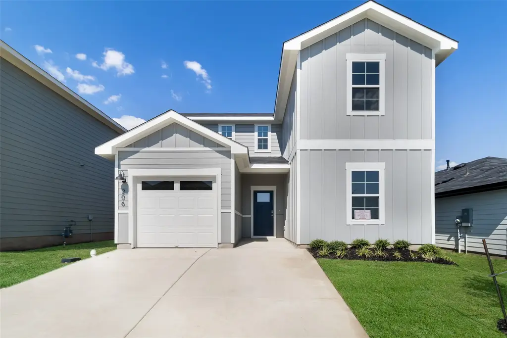 206 Celosia Loop, Uhland