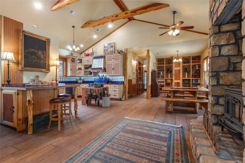 136 Red Fox Ln, Bastrop