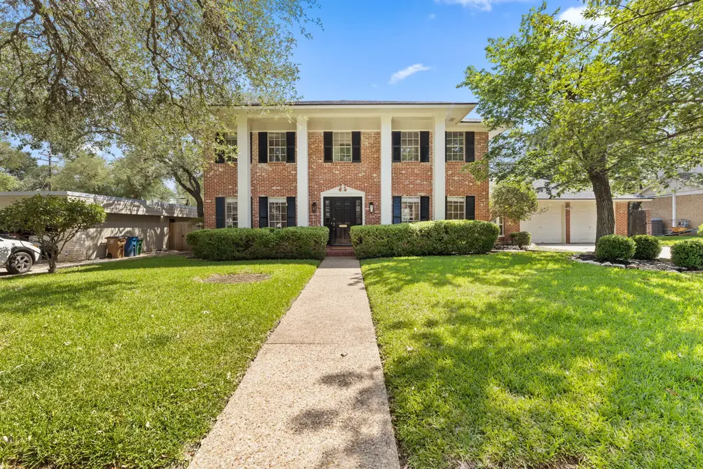 4217 Greystone Dr N, Austin