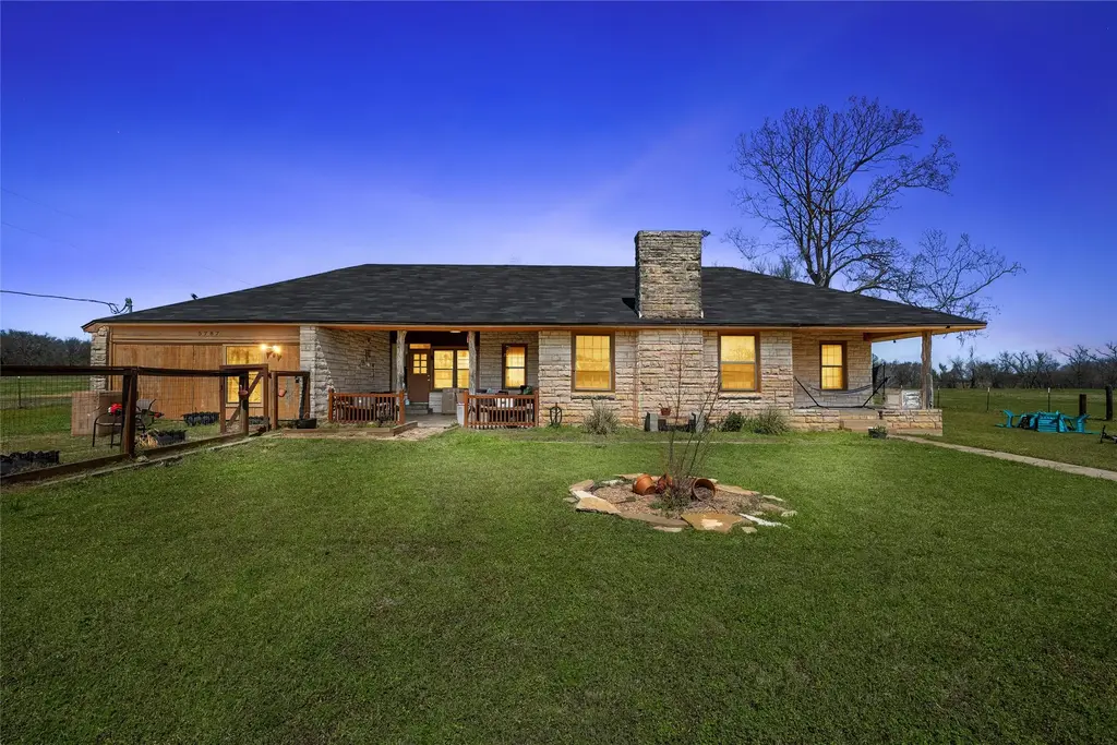 5787 E Fm 485, Cameron