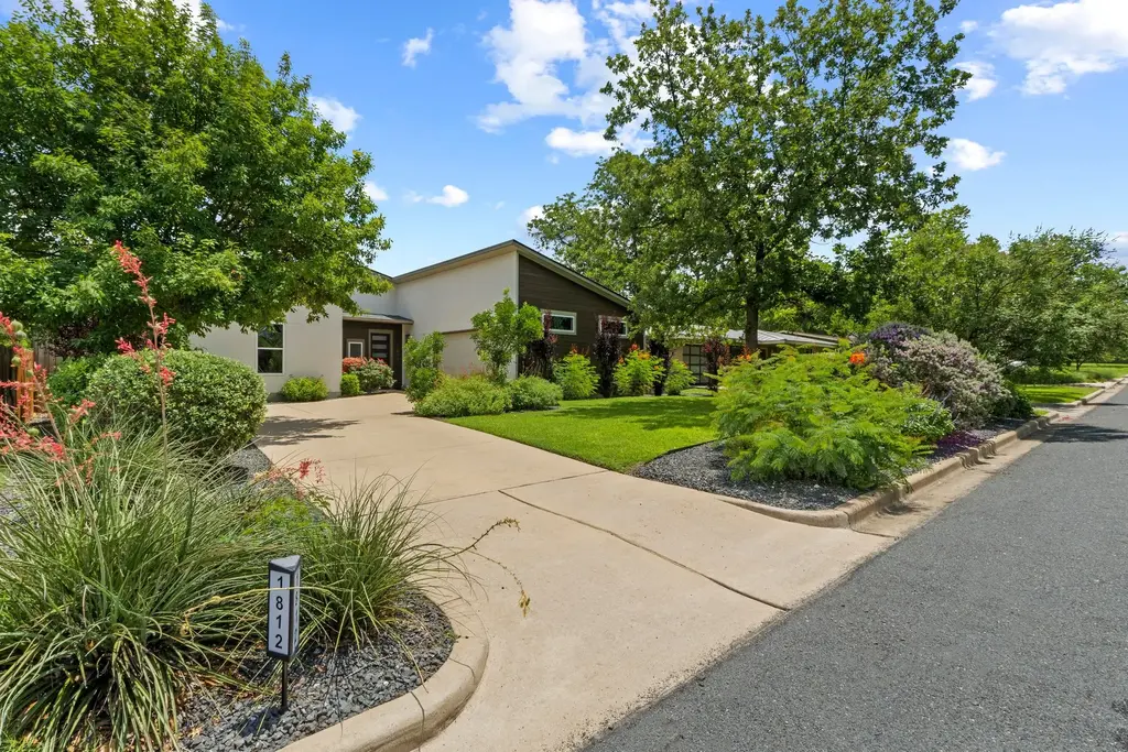 1812 Aggie Ln, Austin