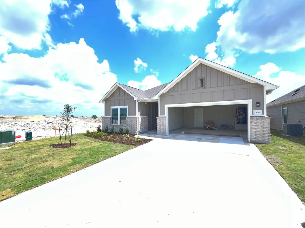 104 Dove Lndg, Jarrell