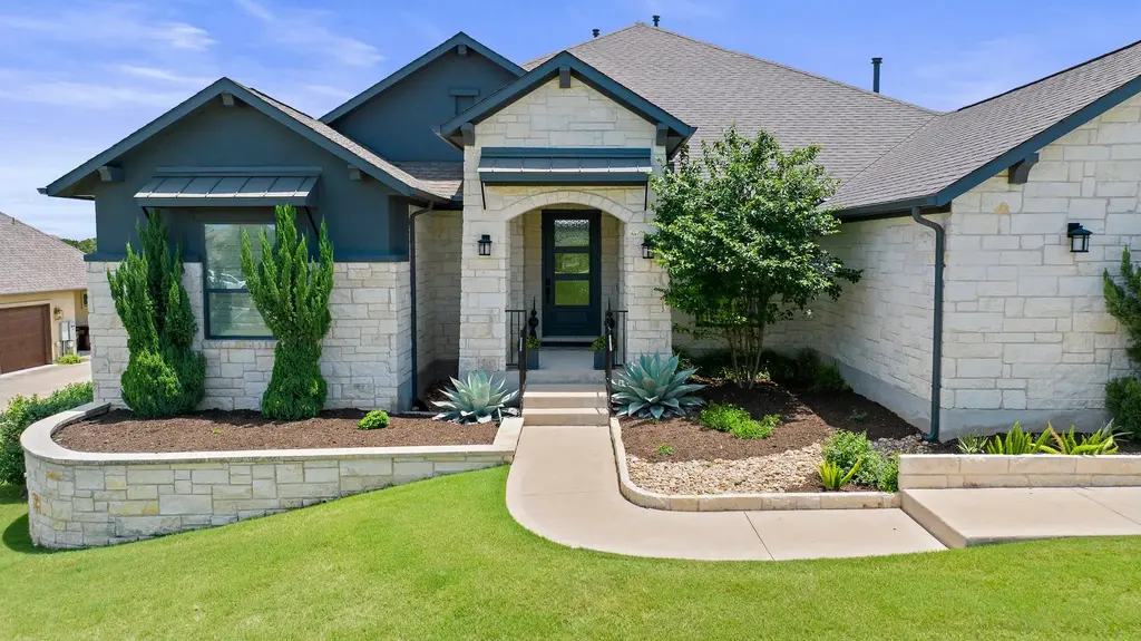 203 Black Stone Cv, Driftwood